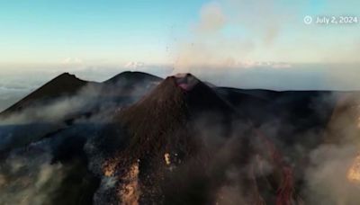 El volcán Etna de Italia vuelve a entrar en erupción: grandes explosiones ofrecen un gran espectáculo en Sicilia