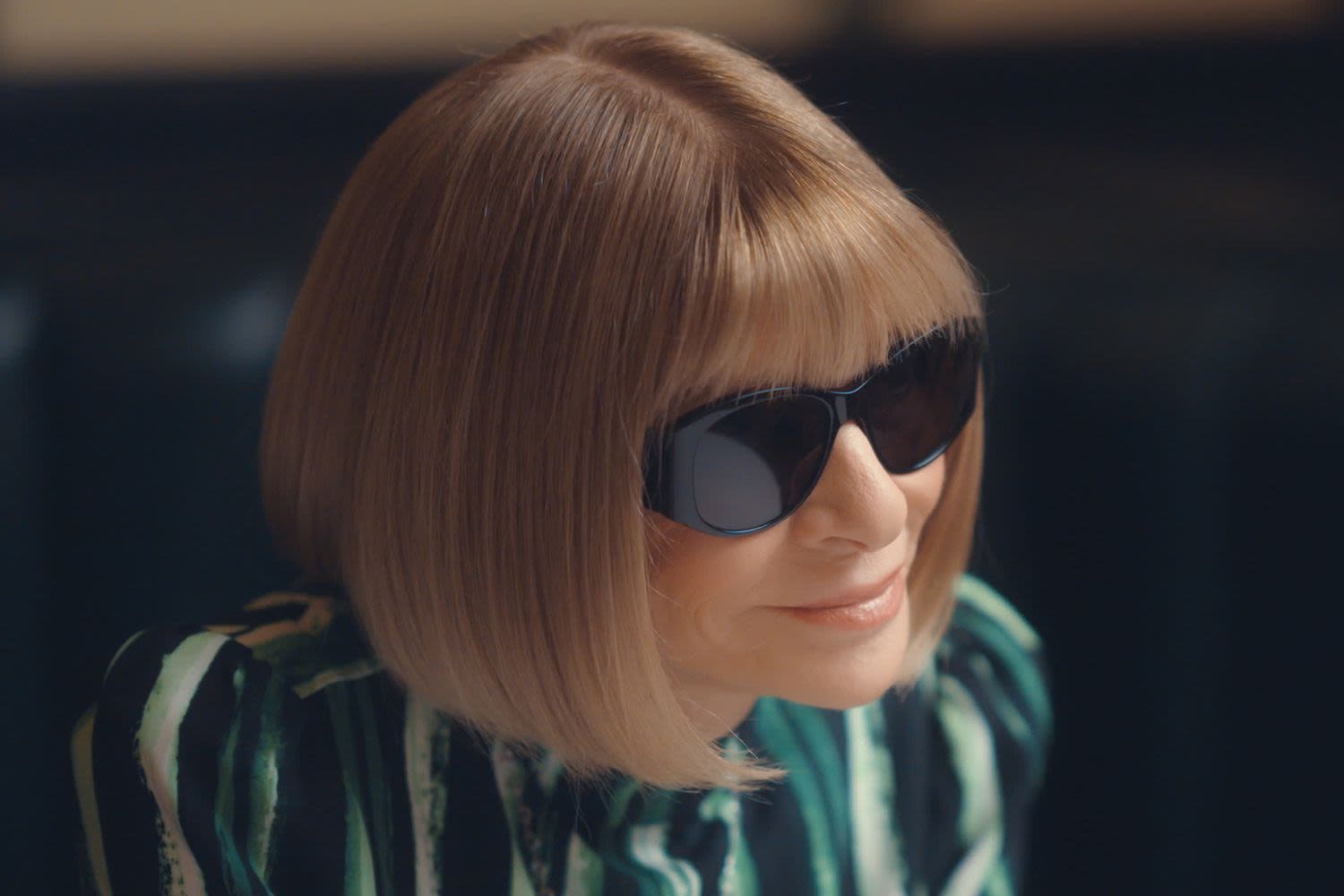 Anna Wintour Refusing to Take Off Her Sunglasses for “Vogue ”Interview Is a Total Boss Move: Watch (Exclusive)