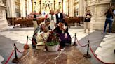 María Estela y la corte en Burgos. Flores falleras en homenaje a El Cid