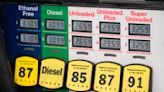 Gas prices dip heading into Memorial Day weekend