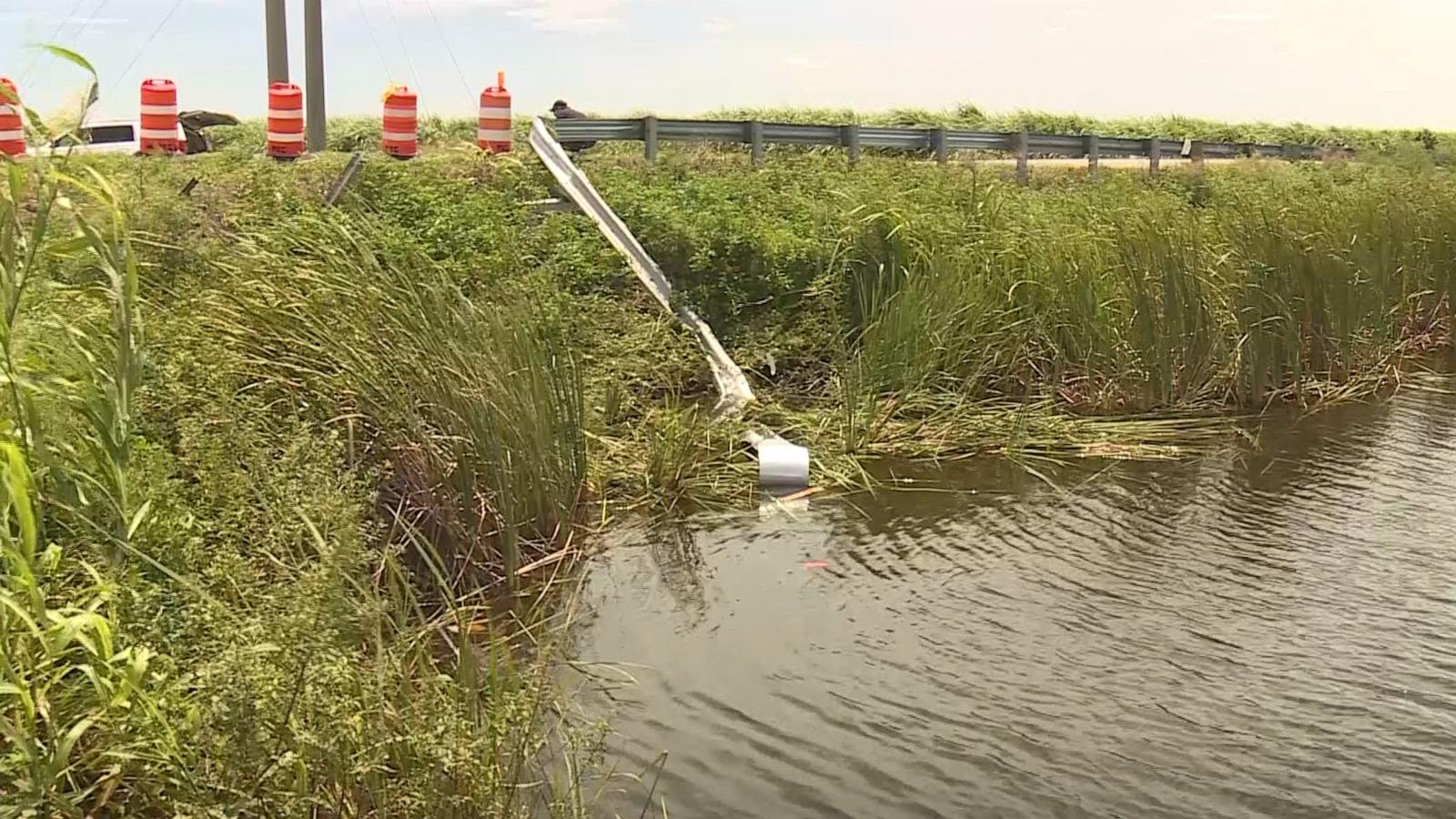 9 dead, including 6 children, after vehicle overturns in Florida canal