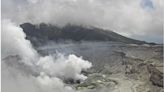 Dos bocas del volcán Poás siguen emanando gas de forma efusiva, pero salida de ceniza mermó