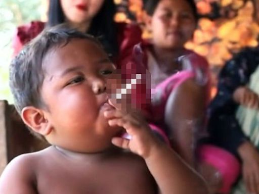 印尼2歲男童吸菸成癮「每天40支」震撼全球！14年後驚人現況曝光