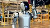 Este es el robot humanoide con IA que ya construye autos - La Tercera