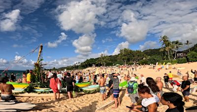 Hundreds Gather on North Shore to Honor Legendary Pipe Surfer Tamayo Perry