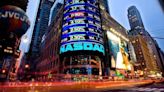 El Nasdaq alcanza su nivel más alto desde abril pasado y el Dow cierra su segundo mejor día del año