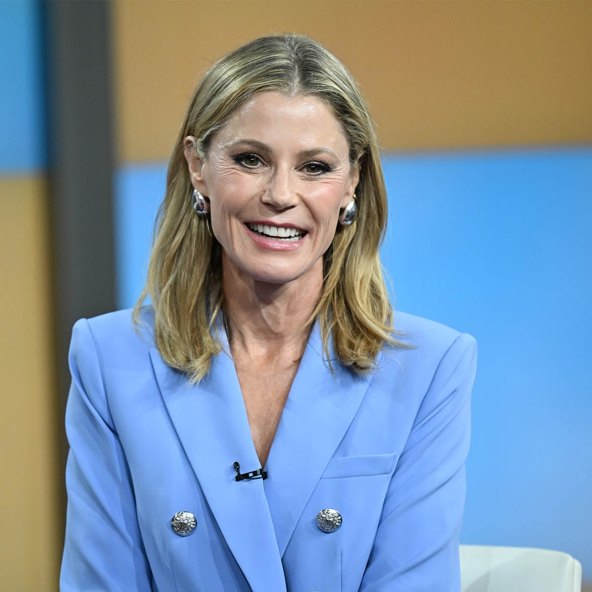 Julie Bowen Reveals What Friendship With Sofia Vergara Is Really Like