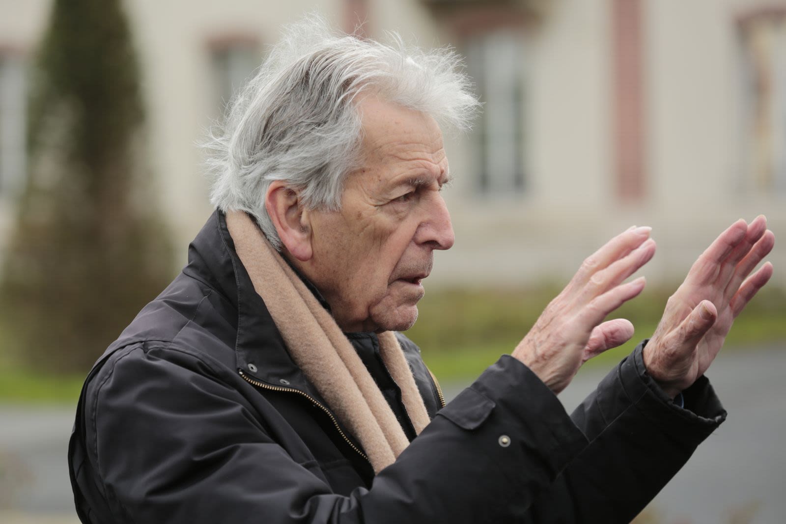 Oscar-Winning Director Costa-Gavras Teams With Playtime for ‘Last Breath’ Starring Denis Podalydès, Charlotte Rampling; First Still...