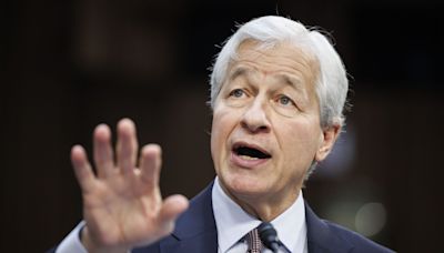 Ivy League grads and top grades don’t guarantee you’re a great worker, says Jamie Dimon—which is why JPMorgan hires thousands of ex-felons