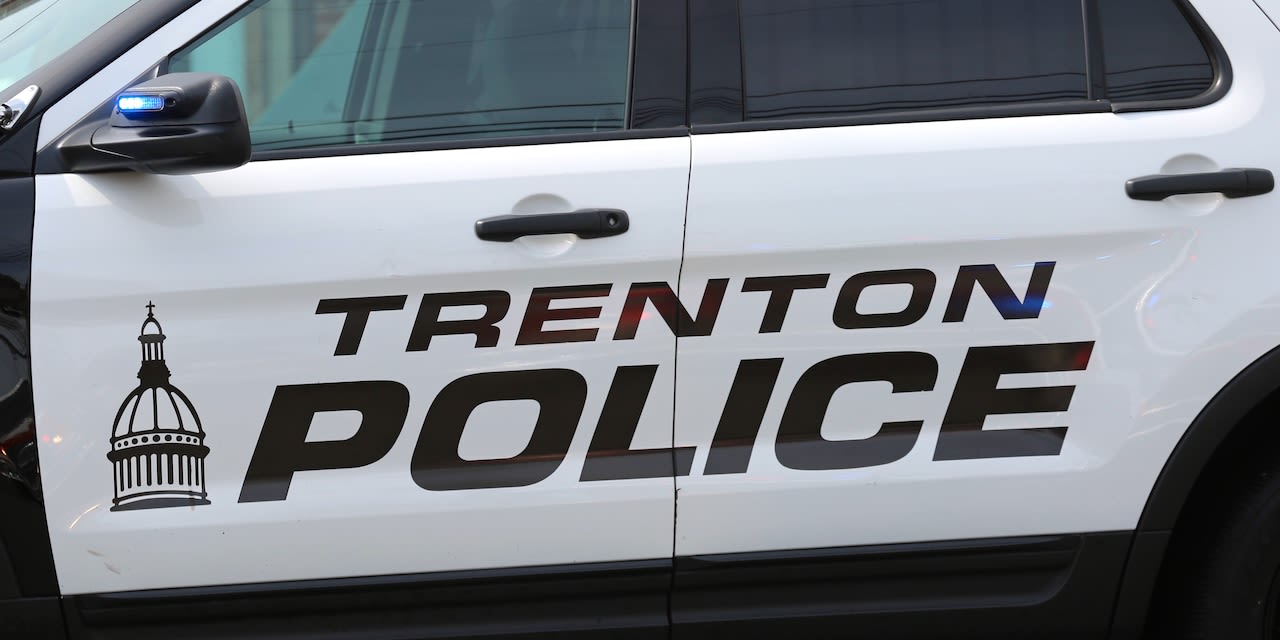 Trenton shooting, car crash leaves 2 dead