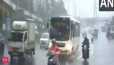 IMD issues orange alert as heavy rains lash Mumbai - The Economic Times