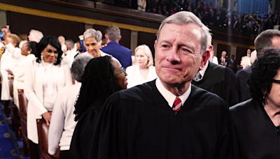 “He is alone”: Experts say "extreme" ruling shows John Roberts has "lost his authority" over SCOTUS