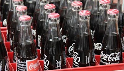 Resultados de Coca-Cola en segundo trimestre superan expectativas y la empresa eleva sus previsiones para 2024