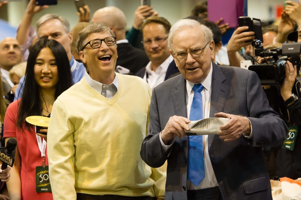 40,000 fans, celebrity guests, a secret set: Why Warren Buffett will be the Taylor Swift of capitalism this weekend