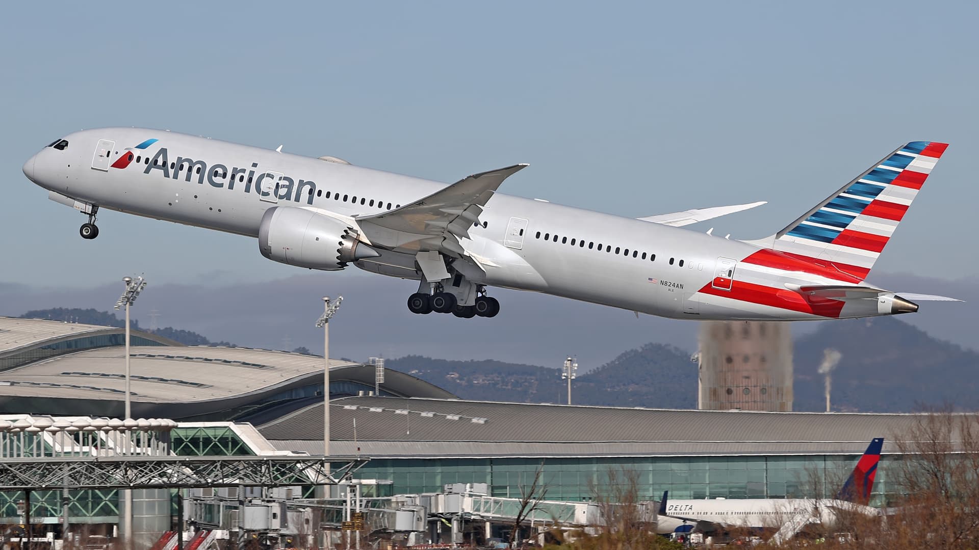 American Airlines cuts some international flights into 2025, citing Boeing delivery delays