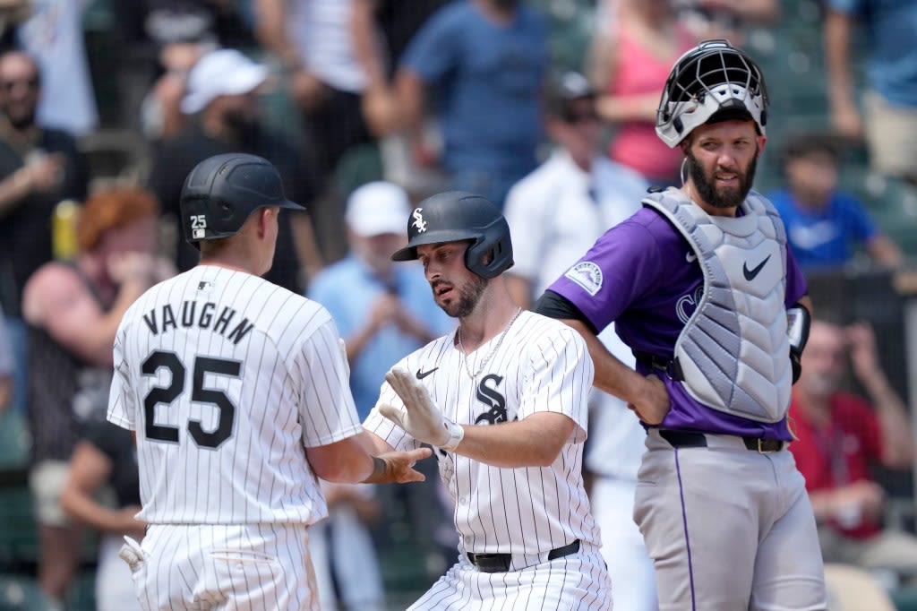 Chicago White Sox hit 4 home runs in an 11-3 rout of the Colorado Rockies for their 3rd consecutive victory