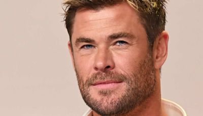 Chris Hemsworth Poses With Wife and Twin Sons on Red Carpet