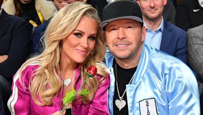 Jenny McCarthy says husband Donnie Wahlberg 'still gives me butterflies' with weekly romantic gesture