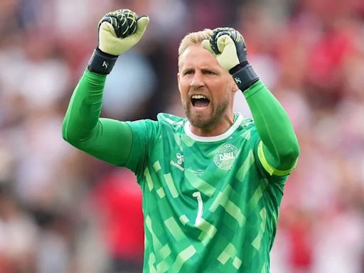 Kasper Schmeichel eliminates Celtic transfer gamble as Leicester City legend will 'appease fans'