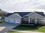 1900 Meadow Pl, Ely IA 52227