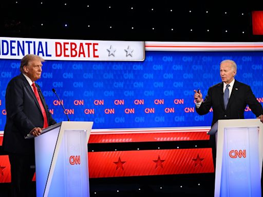 Trump se burla del desempeño de Biden en el debate y lo llama "un montón de mierda"