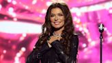 Shania Twain Sticks It to Herself After Hilarious Mic Mix-Up Goes Viral: ‘Really Glad Someone Captured This Moment’