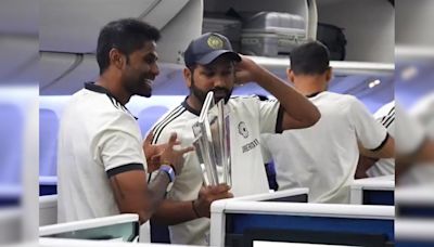 Rohit Sharma, Rahul Dravid's Gesture For Reporters In Flight Wins Hearts | Cricket News