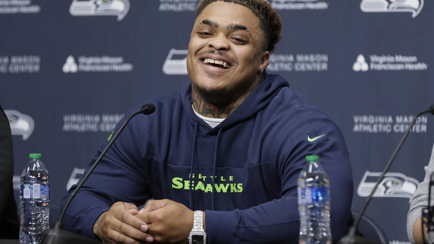 Position switch back in high school pays off for Seahawks’ first-rounder DT Byron Murphy II