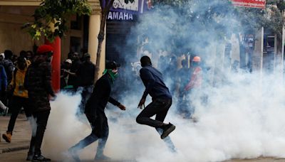 Kenya police fire rubber bullets, tear gas at protesters after Ruto urges talks