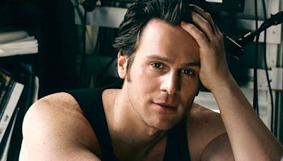 Jonathan Groff thought coming out would make fame 'impossible.' Here's why he did anyway