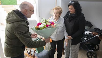 Homenaje a Herminia León Ruiz, vecina centenaria de la calle Artajona de la Txantrea