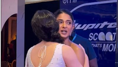 Jennifer Winget and Sanjeeda Sheikh’s Warm Hug At Awards Night Is Too Sweet To Miss - News18