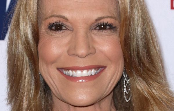 Vanna White May Exit 'Wheel of Fortune': Doesn't 'Jibe' With Ryan Seacrest