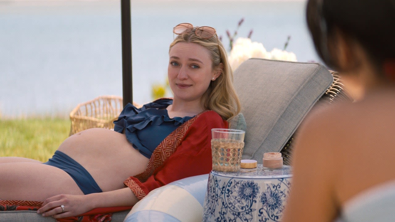 Dakota Fanning on Becoming Mean Mommy in ‘The Perfect Couple’