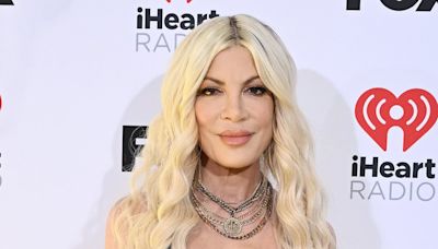 Tori Spelling claims Charlie Sheen offered her a 'crack pipe'