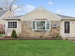 20 Michael Ln, New Hyde Park NY 11040