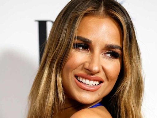 Fans Shower Jessie James Decker With Praise Over Vulnerable Bikini Snaps