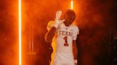 ‘Can’t Wait!’ 5-Star WR Dakorien Moore Reacts After Texas Official Visit