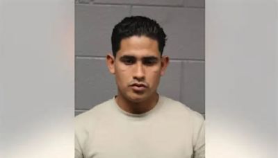 Venezuelan migrant accused of sexually assaulting woman on Chicago university campus, denied release