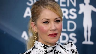 Christina Applegate revela las graves consecuencias que sufrió tras comer una ensalada: “Empecé a usar pañales”