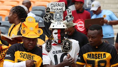 Kaizer Chiefs and Pirates outcasts spending time together