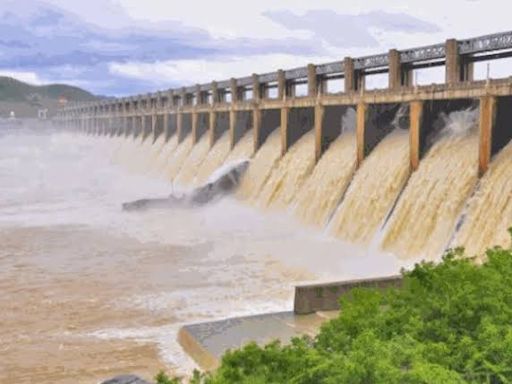 Discharge from Mettur stepped up to 16,000 cusecs - News Today | First with the news