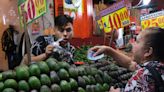 EU levanta ‘castigo’ a México: Quita veto al aguacate michoacano y mango... con esta condición