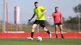 Varane se entrena con el equipo pero no viaja a Ponferrada