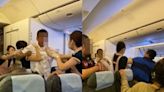 長榮航班乘客飛行中鬥毆！超勇空姐「2後1前架住暴走男」 本尊發聲曝始末「被撞到很痛」