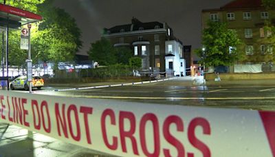 Stamford Hill: Woman shot in leg was not intended target - Met Police