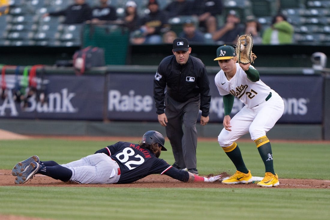 Deadspin | Shea Langeliers' two-run blast lifts A's over Twins