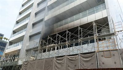 快訊/北市內湖新建大樓工地火警 2樓陽台冷氣室外機起火