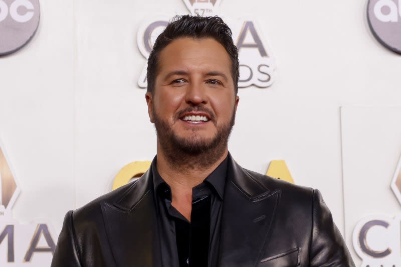 Luke Bryan to revive 'Farm Tour' in September