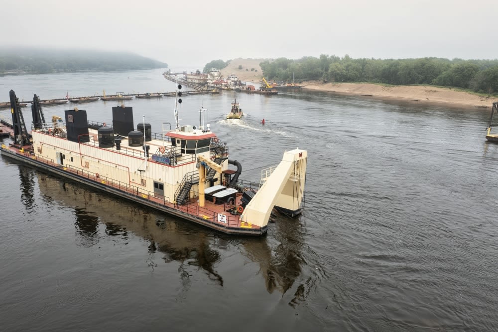 Lake Houston dredging begins at West Fork-Mouth Bar